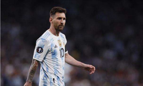 日常造型的山东科技大学校友之家西侧 MC 轻奢沙龙美发造型店离宿舍近吗